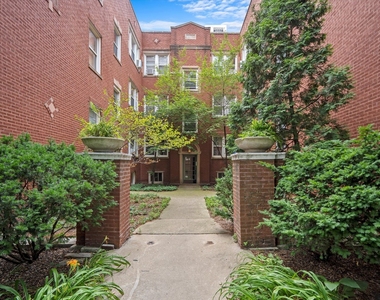 733 W Bittersweet Place - Photo Thumbnail 1