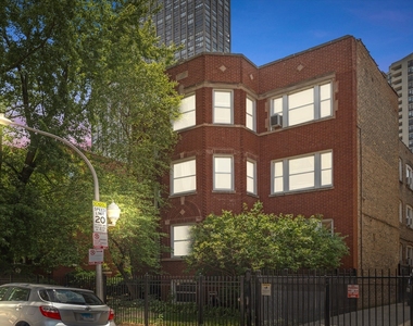 733 W Bittersweet Place - Photo Thumbnail 17