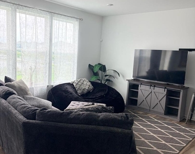 103 Ellis Road - Photo Thumbnail 2