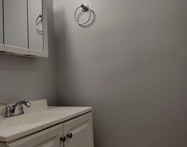 4802 S Winchester Avenue - Photo Thumbnail 9