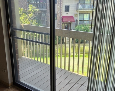 940 N Lakeside Drive - Photo Thumbnail 6