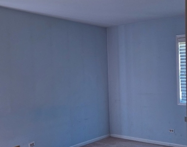 940 N Lakeside Drive - Photo Thumbnail 5