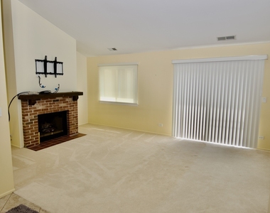1047 Auburn Lane - Photo Thumbnail 7