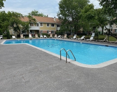 1047 Auburn Lane - Photo Thumbnail 20