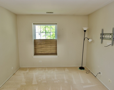 1047 Auburn Lane - Photo Thumbnail 11