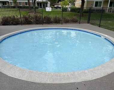 1047 Auburn Lane - Photo Thumbnail 19
