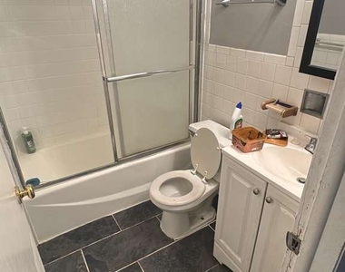 6331 N Fairfield Avenue - Photo Thumbnail 3
