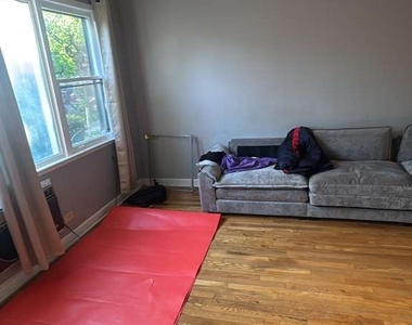 6331 N Fairfield Avenue - Photo Thumbnail 1