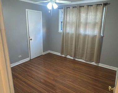 6331 N Fairfield Avenue - Photo Thumbnail 6