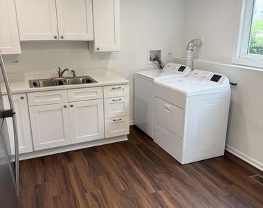 551 N Washington Avenue - Photo Thumbnail 8