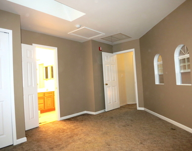 2039 Tamahawk Lane - Photo Thumbnail 10