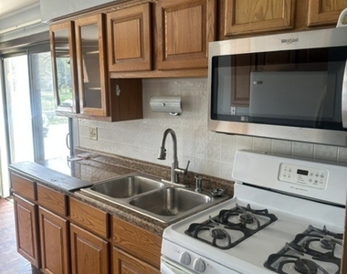 14833 Kilpatrick Avenue - Photo Thumbnail 3