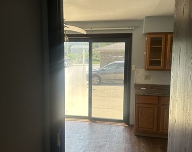 14833 Kilpatrick Avenue - Photo Thumbnail 8
