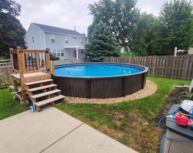 1523 Schumacher Drive W - Photo Thumbnail 14