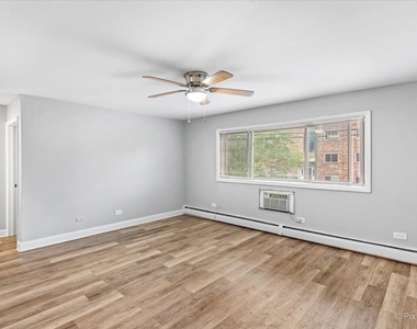 1110 N Wheeling Road - Photo Thumbnail 4
