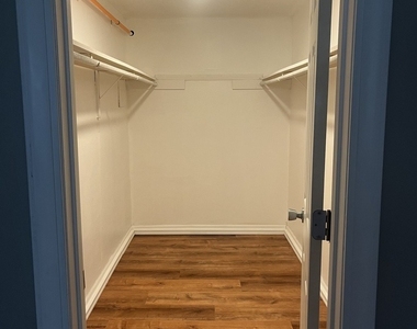 8429 W 101st Terrace - Photo Thumbnail 7