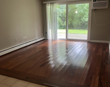 8429 W 101st Terrace - Photo Thumbnail 1