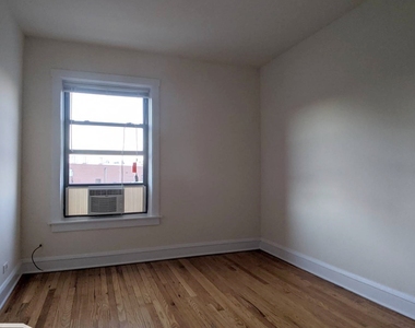 2651 N Spaulding Avenue - Photo Thumbnail 7