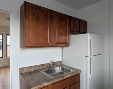 2651 N Spaulding Avenue - Photo Thumbnail 4
