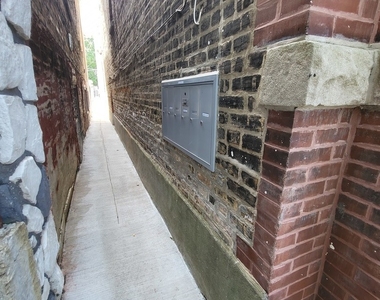 827 W 33rd Place - Photo Thumbnail 22