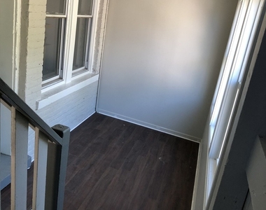 827 W 33rd Place - Photo Thumbnail 19