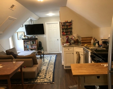 827 W 33rd Place - Photo Thumbnail 1