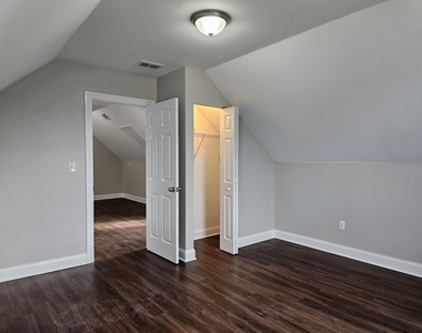 827 W 33rd Place - Photo Thumbnail 14