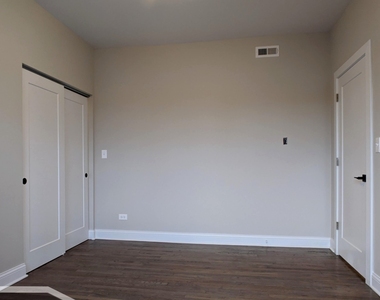 3407 W Fullerton Avenue - Photo Thumbnail 9