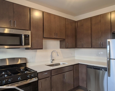 3407 W Fullerton Avenue - Photo Thumbnail 7