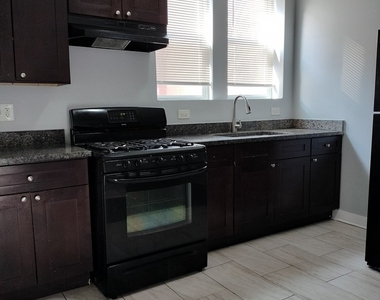 1945 W 48th Street - Photo Thumbnail 18