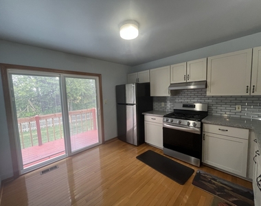 965 Amberwood Place - Photo Thumbnail 7