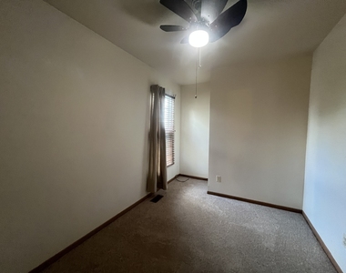 965 Amberwood Place - Photo Thumbnail 21