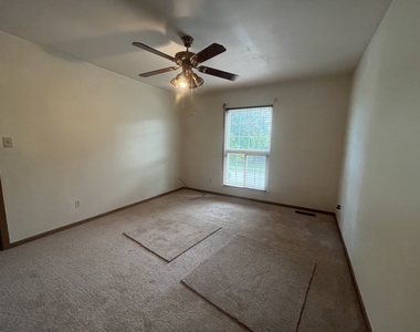 965 Amberwood Place - Photo Thumbnail 16