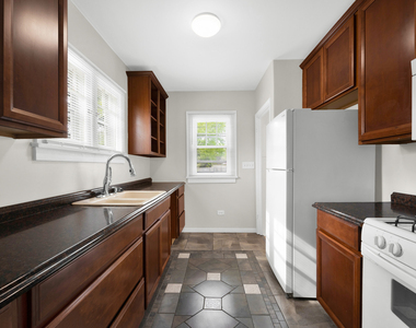 1009 Prairie Street - Photo Thumbnail 2