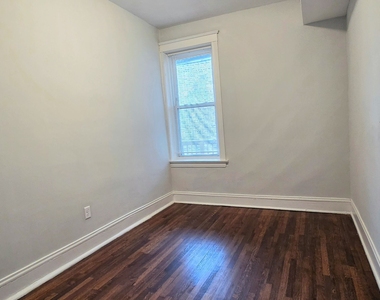 901 N Leavitt Street - Photo Thumbnail 4