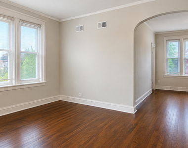 901 N Leavitt Street - Photo Thumbnail 15