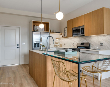 2811 Thatcher Avenue - Photo Thumbnail 2