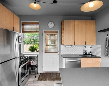 4862 N Ashland Avenue - Photo Thumbnail 3