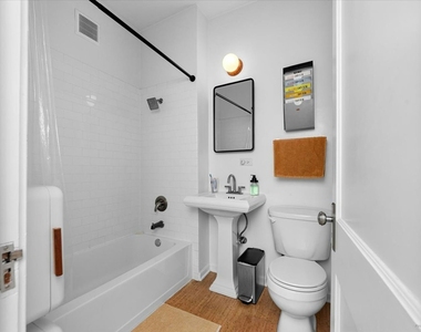 4862 N Ashland Avenue - Photo Thumbnail 10