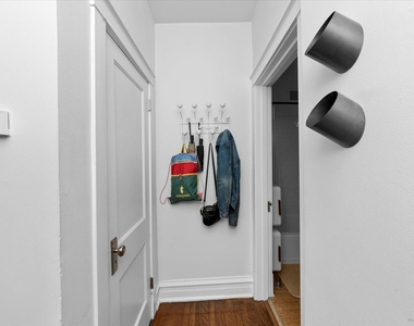 4862 N Ashland Avenue - Photo Thumbnail 12