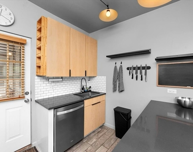4862 N Ashland Avenue - Photo Thumbnail 5