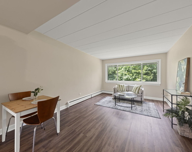 1307 College Avenue - Photo Thumbnail 4