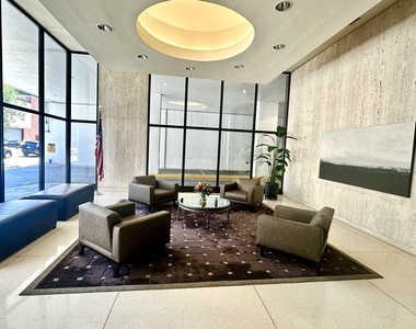 1636 N Wells Street - Photo Thumbnail 2
