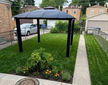 6525 N Kedzie Avenue - Photo Thumbnail 4