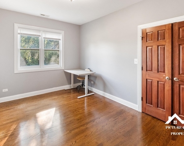 1437 E 65th Place - Photo Thumbnail 5
