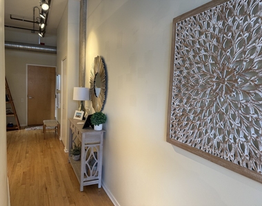 900 N Kingsbury Street - Photo Thumbnail 5