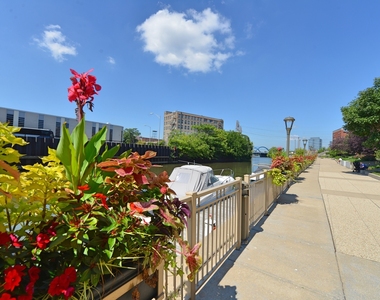 900 N Kingsbury Street - Photo Thumbnail 28