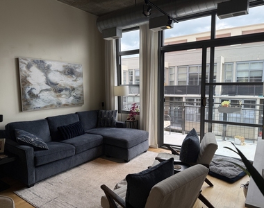 900 N Kingsbury Street - Photo Thumbnail 2