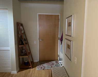 900 N Kingsbury Street - Photo Thumbnail 6