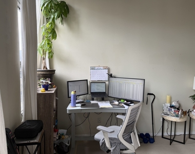 900 N Kingsbury Street - Photo Thumbnail 3